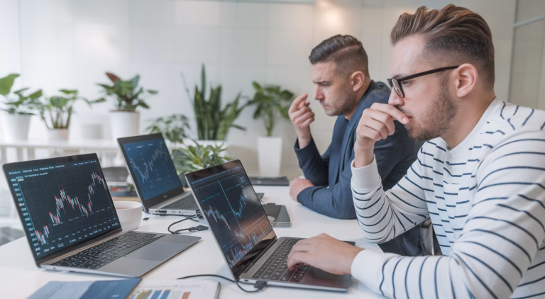 What Happens When You Invest Based on Past Performance: Hidden Risks and Smarter Strategies